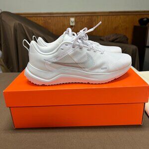 Nike Downshifter 12 White Running Shoes Womens DD9294-100 Size 8 New